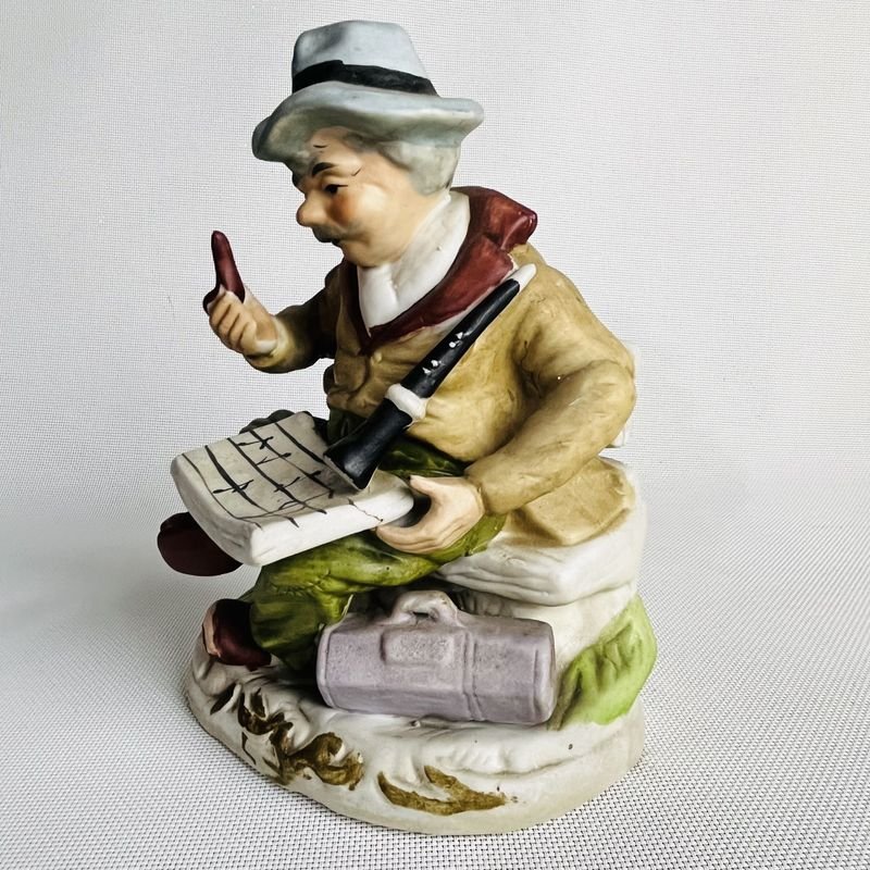 Figurita de flautista en porcelana pintada a mano - imagen 2