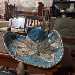Sombrero Mexicano Charro Azul con Bordados Plateados - imagen 3