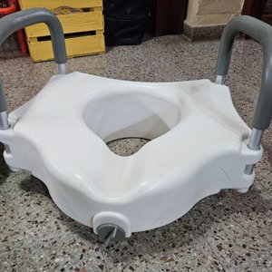 Lote anterior: Elevador de Inodoro con Apoyabrazos y Recipientes Auxiliares