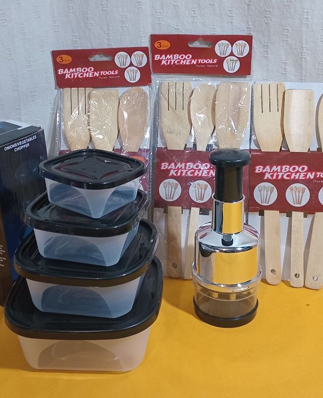 Lote siguiente: Utensilios de cocina de bambú y contenedores plásticos