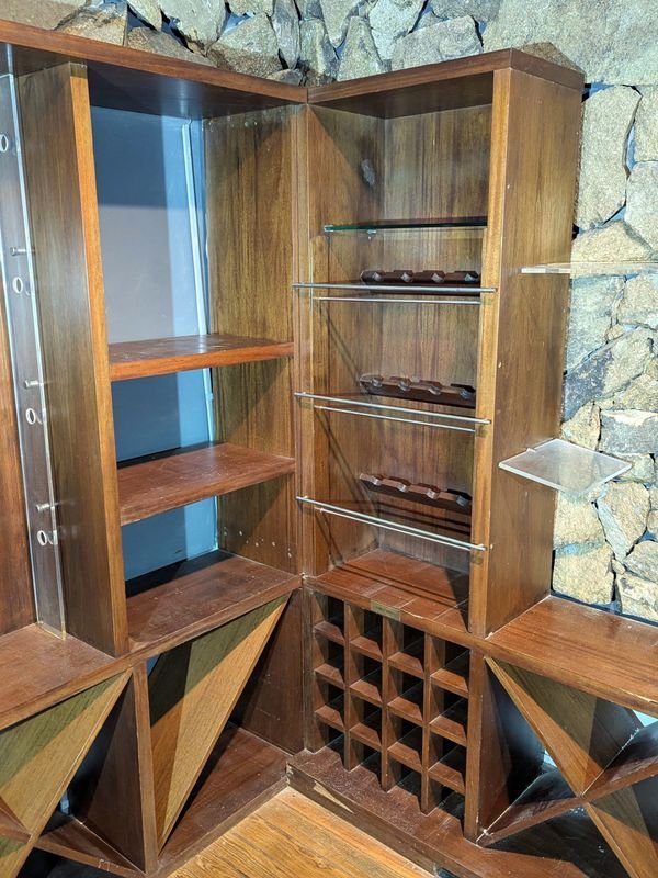 Estantería de madera con puertas de vidrio - imagen 4