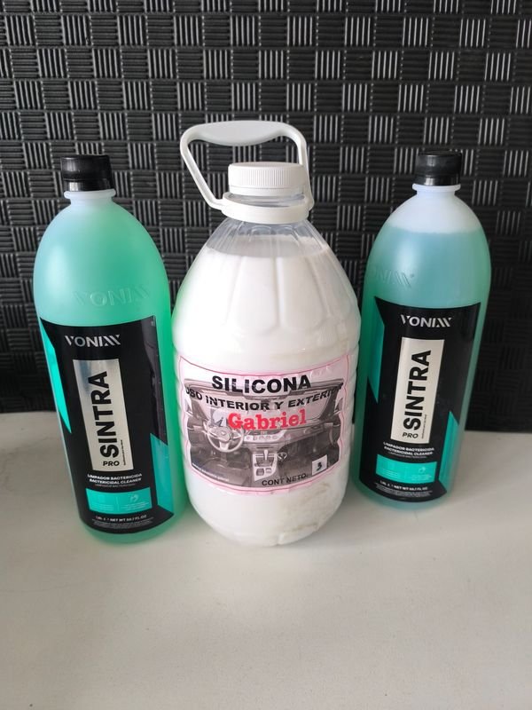 Combo Limpieza Automotor: Vonixx Sintra Pro 1.5 L (2 Botellas) y Silicona Gabriel