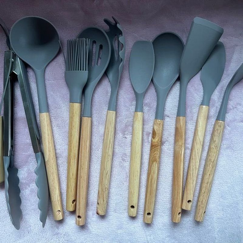Utensilios de cocina con soporte en excelente estado