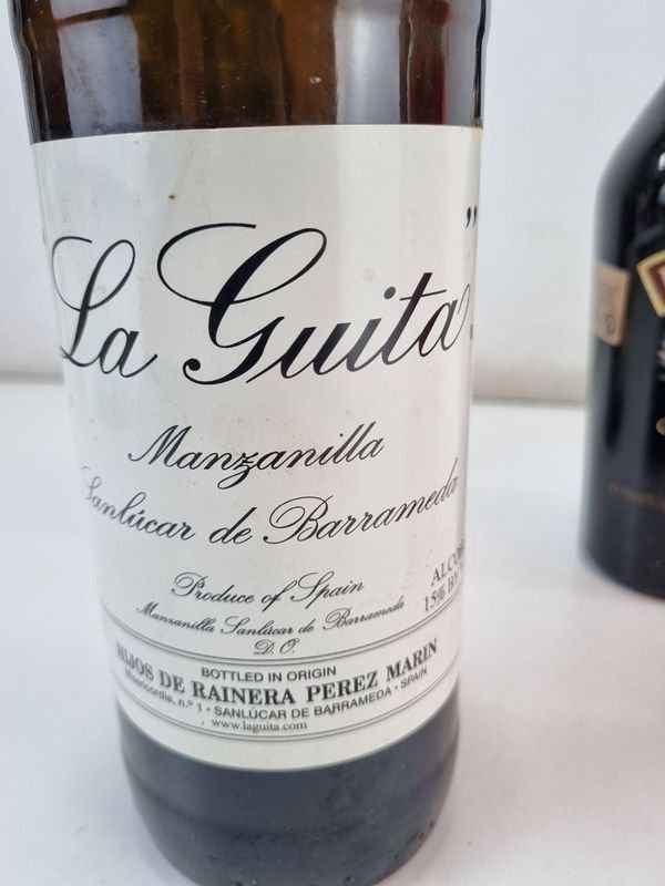 Bebidas Alcohólicas con Etiquetas y Botellas - imagen 6