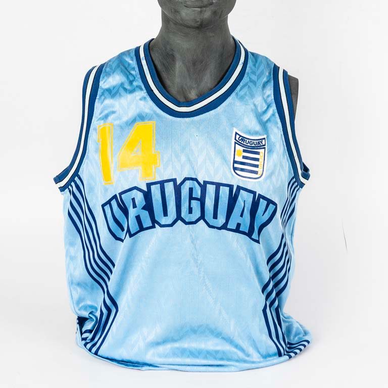 Lote anterior: Camiseta de baloncesto de la selección de Uruguay de Covadonga