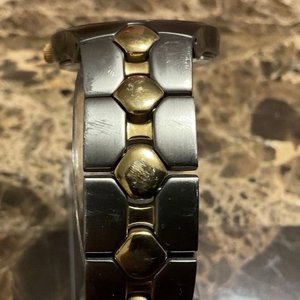 Reloj Armitron Diamond Acero Inoxidable Dorado y Plateado - imagen 5