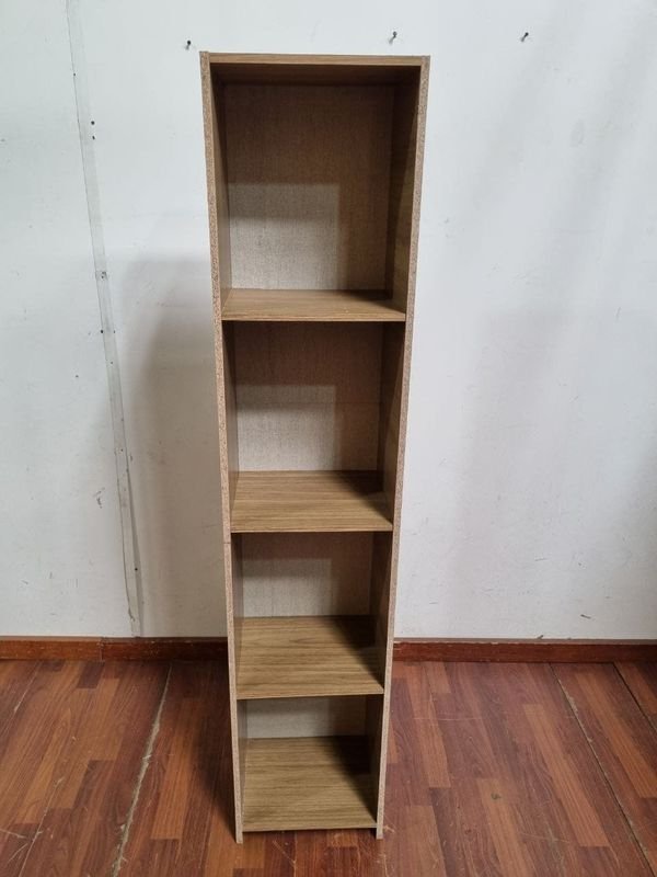 Estantería Moderna en Símil Madera de Diseño Esbelto