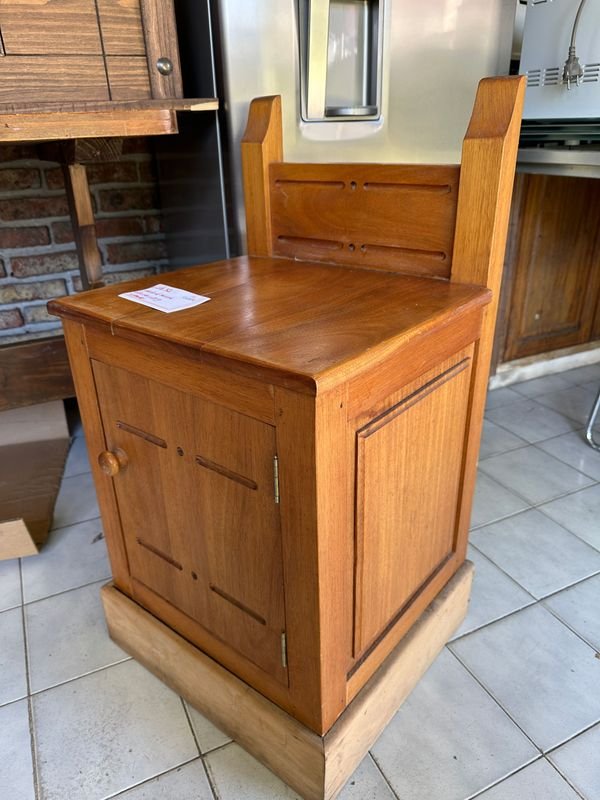 Mesa de Noche de Madera de Alta Calidad - imagen 2