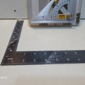 Set de Escuadras y Regla de Aluminio con Láser - imagen 3
