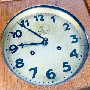 Reloj de pared aleman caja madera roble, con péndulo y llave medio carrillon funciona 77 x 30 cm - imagen 3