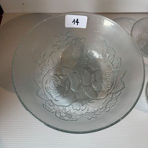 Bowl Grande y 6 Compoteras de Vidrio Transparente con Diseño Floral - imagen 3