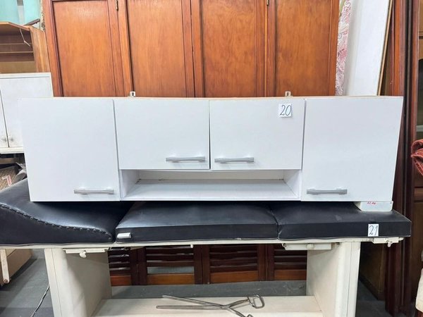 Cajón de cuatro puertas y mueble para televisión - imagen 1