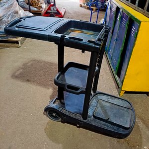 Carro de Limpieza Negro en PVC con Detalles - imagen 2