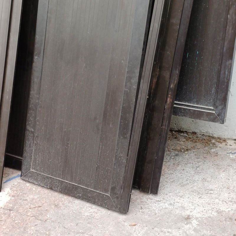 Lote de mamparas divisorias en carpintería de aluminio - imagen 7