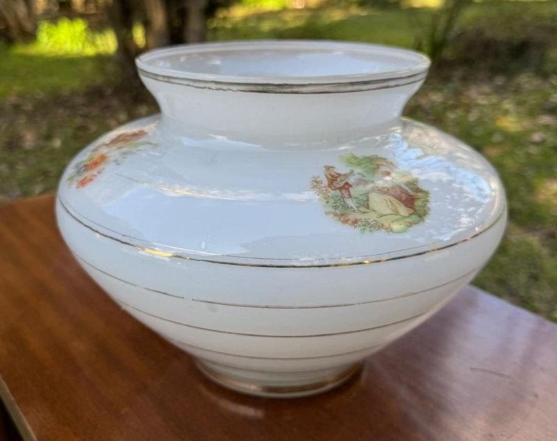 centro de mesa en crital opalino con diseños barrocos de buen porte