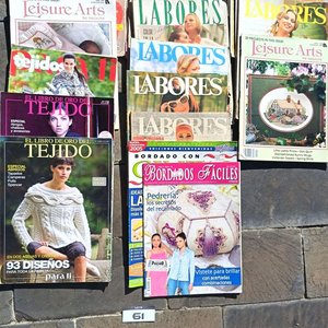 Lote de Revistas Antiguas: Tejidos, Bordados, Moda y Hogar - imagen 5
