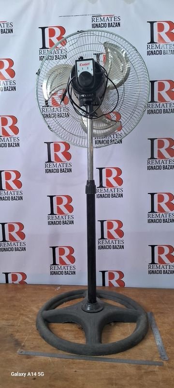 Ventilador de Pie Eléctrico con Base Redonda
