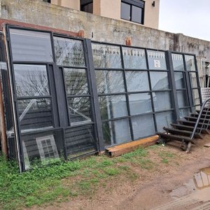 Lote siguiente: Cerramiento de Hierro con Puertas Dobles y Panel Fijo