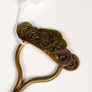 Dos Pinchos de Pelo Antiguos con Detalles Ornamentales - imagen 3
