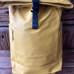 Lote siguiente: Mochila Gastón Luga Amarilla Impermeable para Notebook