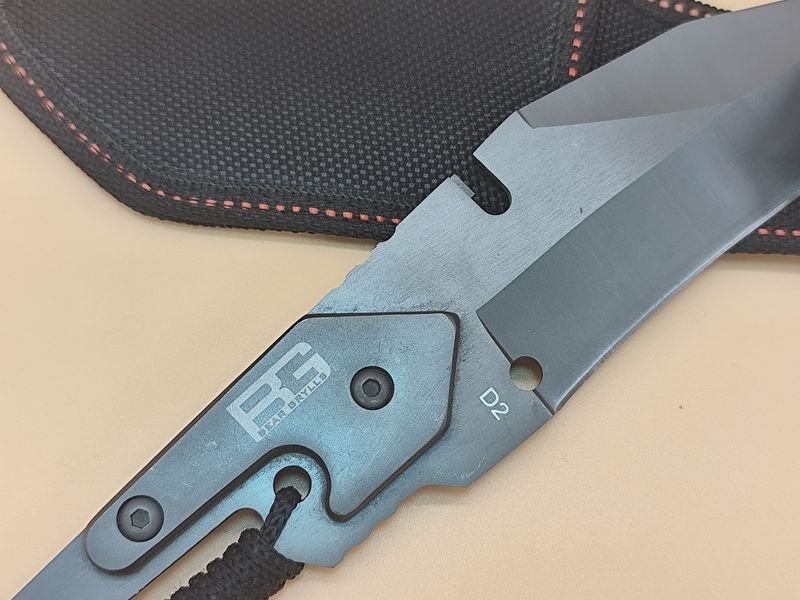 Tácticas de cuchillo de supervivencia con diseño de Bear Grylls - imagen 6