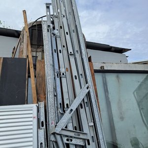 Lote anterior: Lote de Perfiles C y Montantes Galvanizados para Construcción