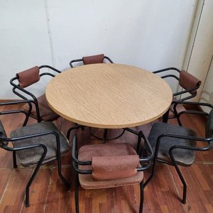 Juego de Comedor Retro: Mesa Redonda y 6 Sillas con Estructura de Hierro y Tapizado Jacquard - imagen 2