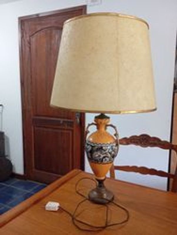 Lámpara de mesa decorativa - imagen 2