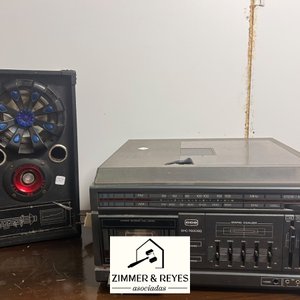 Lote siguiente: Tocadiscos y Parlante Estéreo Music Center CCS SHC-7600EQ