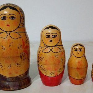 Lote anterior: Mamushka de Madera Pintada a Mano (4 Piezas)