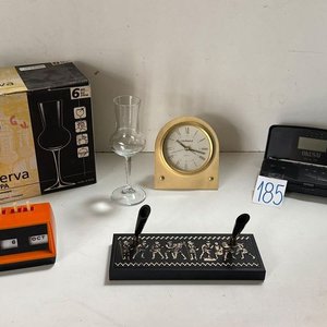 Radio Portátil Okusai, 6 Copas de Grappa Bormioli Rocco, Reloj de Escritorio R\u00e9chard y Calendario - imagen 2