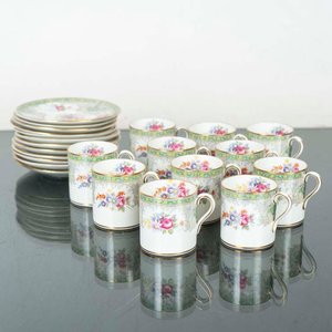 Lote siguiente: Juego de Café de Porcelana Inglesa Georgian Shelley - 23 Piezas