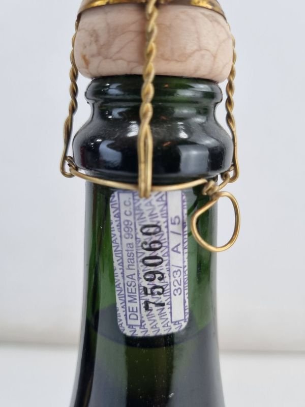 Botellas de vino y etiquetas - imagen 5