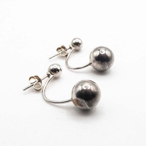 Par de Aretes de Plata con Bolitas - imagen 2
