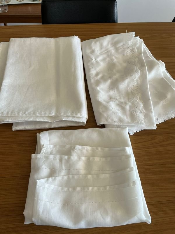 Lote anterior: Manteles blancos de algodón en excelente estado