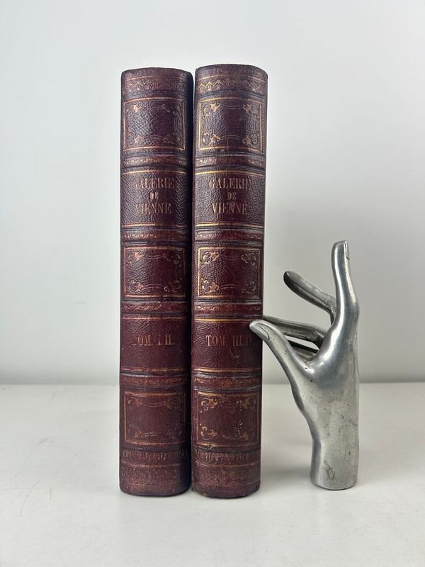 Lote siguiente: Colección de Arte Histórico con Grabados y Escultura de Plata