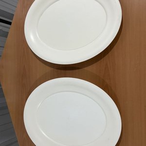 Lote de 5 Bandejas Ovaladas: Peltre/Platino, Plástico y Metal Grabado - imagen 5