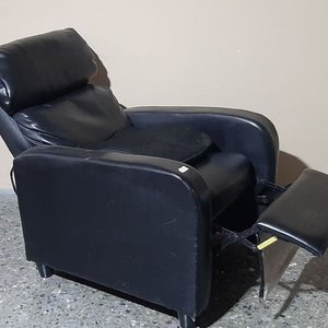 Sillón Reclinable Negro con Almohadón - imagen 2