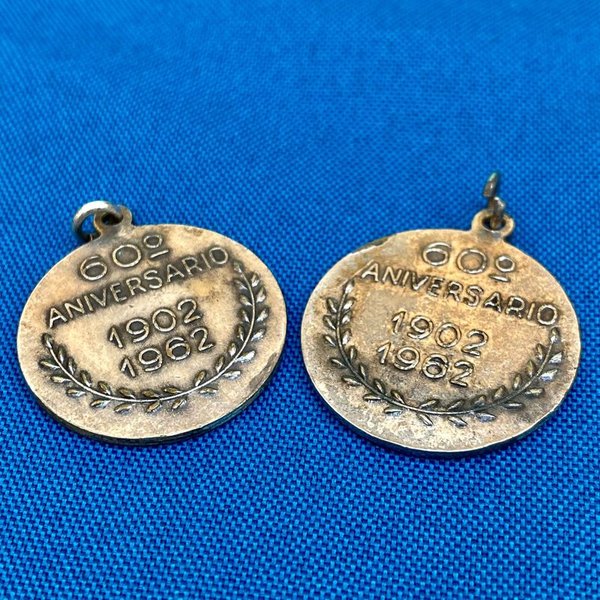 Medallas conmemorativas de los 60° Aniversario del Banco Popular del Uruguay - imagen 2