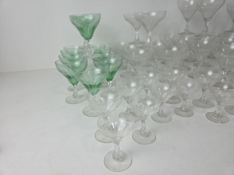 Juego de cristalería en finísimo cristal con copas de color verde - imagen 2