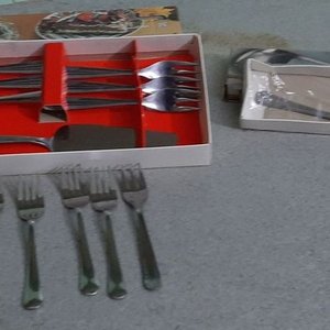 Juego de Cubiertos Variados con Pala para Torta y Cucharita de Bebé - imagen 2