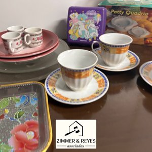 Juego de Tazas de Café con Platos y Bandeja Decorativa - imagen 3