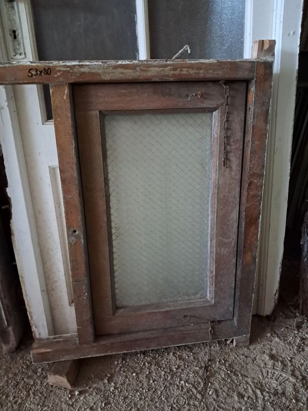 Ventana antigua en cedro con vidrio fantasia - imagen 1