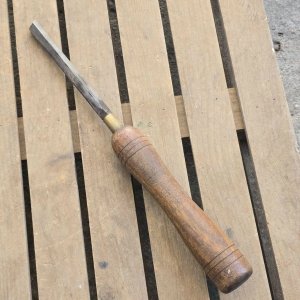 Lote anterior: Formón de carpintería con mango de madera