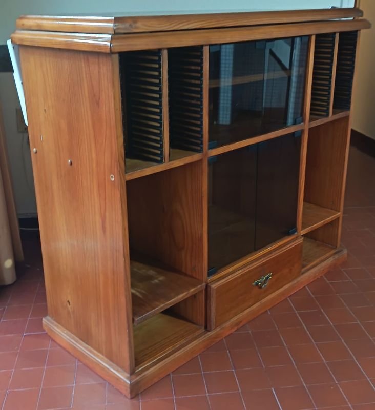 Mueble Organizador Modular de Madera Maciza con Puertas de Vidrio y Cajón
