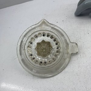 Exprimidor de Vidrio Transparente para Cítricos - imagen 4