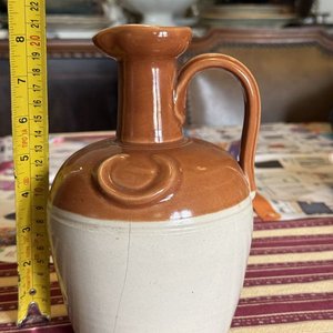 Lote de Artículos de Porcelana: Jarra, Taza, Florero, Candelero y Platos - imagen 4