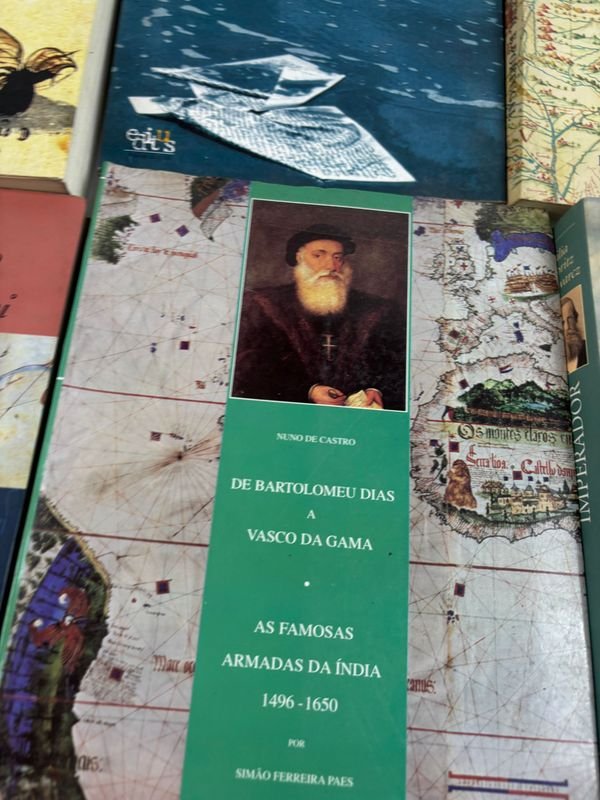 Colección de libros de historia sobre Brasil y Portugal - imagen 8