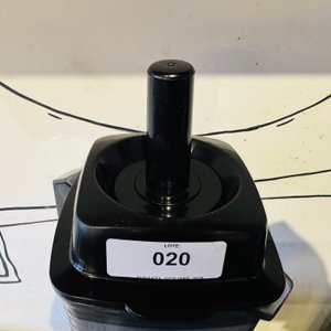 Lote #020 – Licuadora de uso comercial ¨KUMA¨con vaso de 2,5 Lts  modelo L100S más vaso completo de repuesto (le falta la perilla de velocidad) - imagen 2