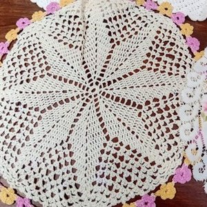 Lote de 5 Carpetas Vintage: Crochet, Macramé y Bordadas - imagen 3